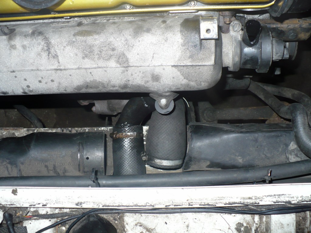LLK-Anschluß am Motor