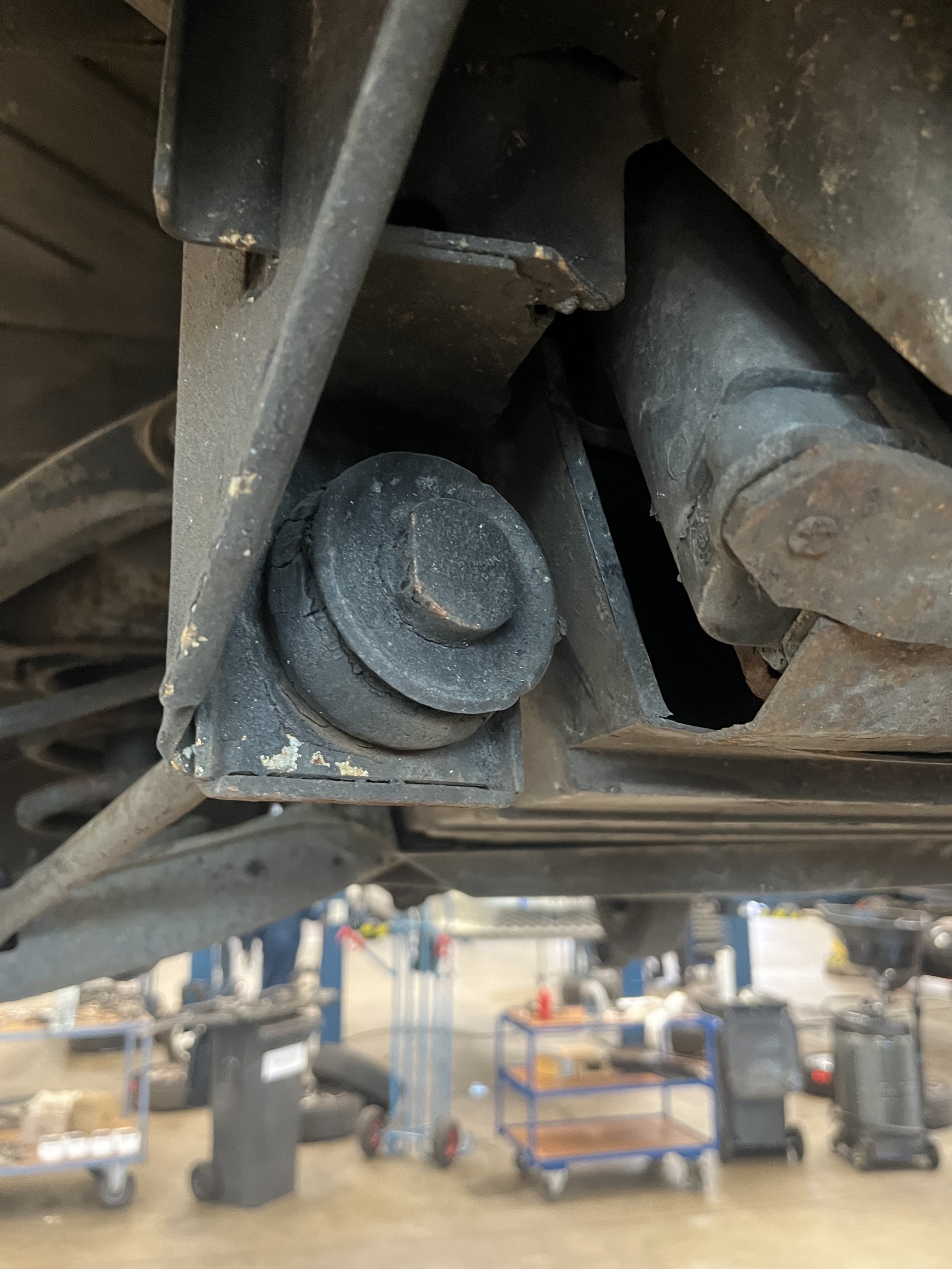 Befestigungsschraube2