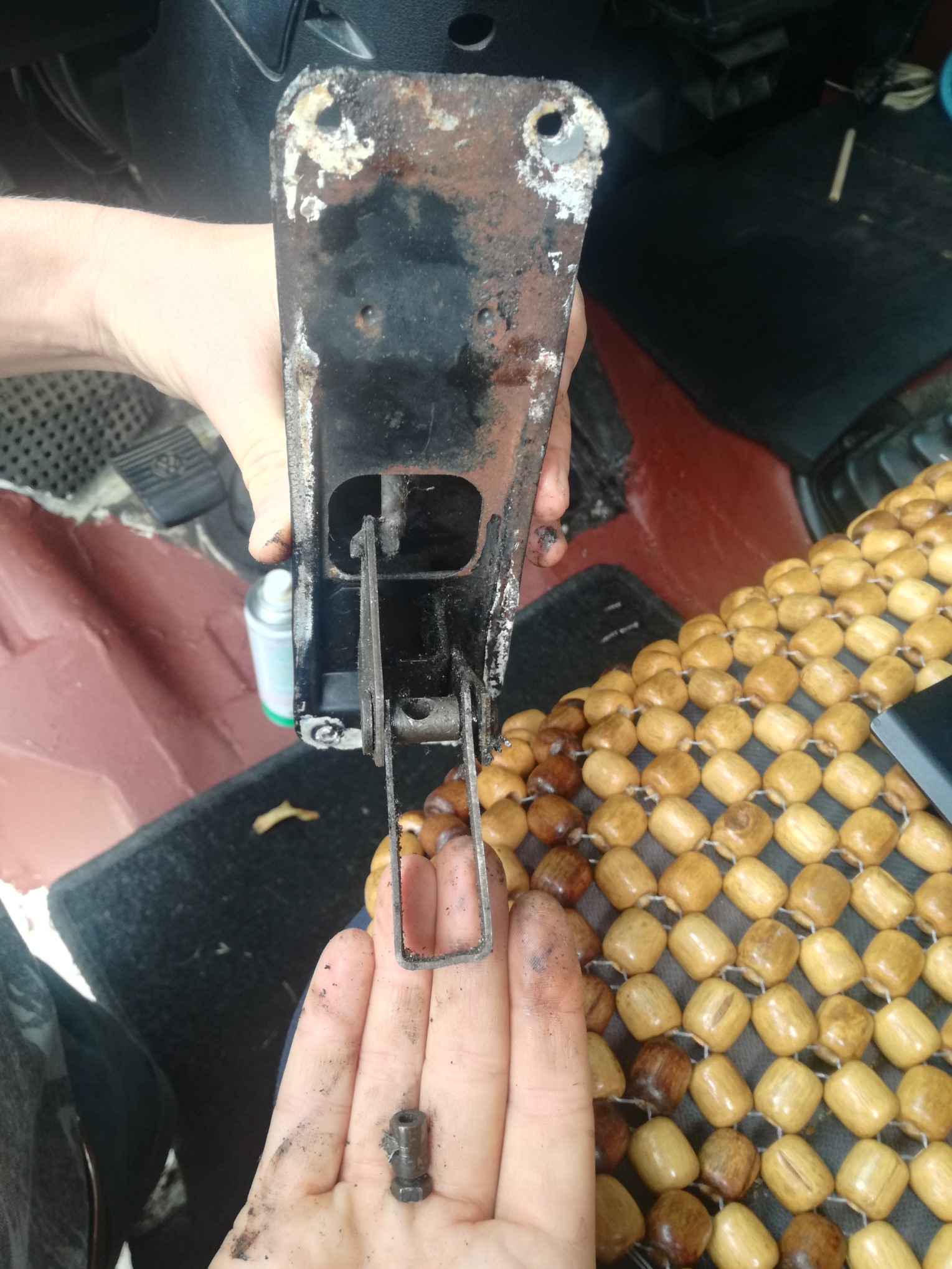 Gaspedal ausgebaut