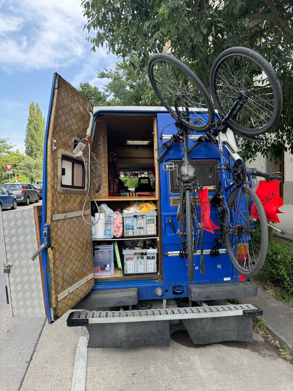 2 Fahrräder auf Hecktür